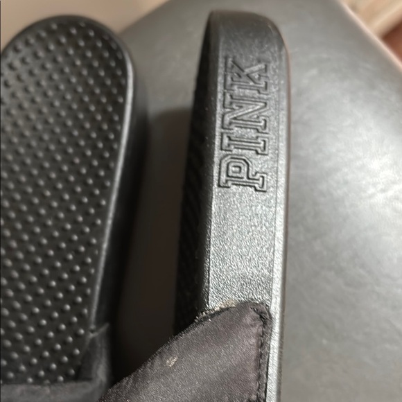 Victoria Secret Pink US Medium  Black Soft Cushion Wide Strap SLIDES SHOES - Picture 2 of 5